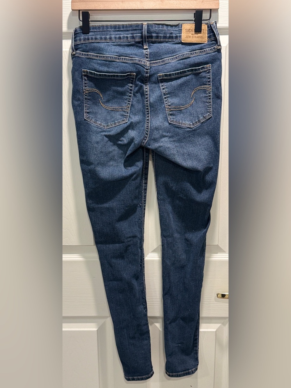 Signature by Levi Strauss Gold Maternity Skinny Jeans Size Small Dark Wash - Picture 5 of 9